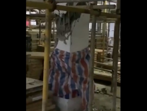 南昌一地下车库40多根承重柱开裂,与施工方有关联吗?
