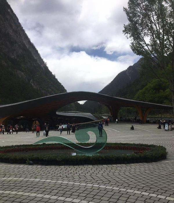 成都到九寨沟景区玩,怎么坐大巴去?