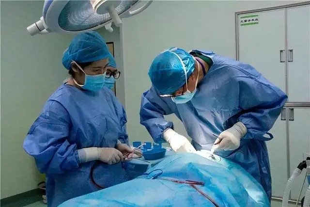 湘雅二院再曝事故：男子一个月花54万病亡！导致其死亡的真正原因是什么？