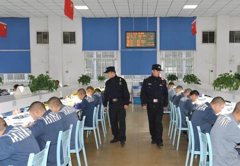 服刑罪犯网恋三年诈骗数十万,他是怎样在监狱中使用语音和受害人聊天的?