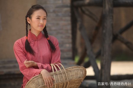 被张默暴打,被迫潜规则,后嫁富商,终靠演技逆袭,童谣到底经历了什么?