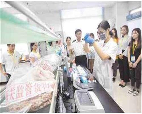 深圳1份进口冻鸡翅表面样本新冠阳性，我们是否应该进口食品？