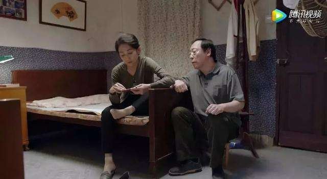 《都挺好》中的保姆真的是为了骗苏大强的钱吗?生活中这样的事例多不多?