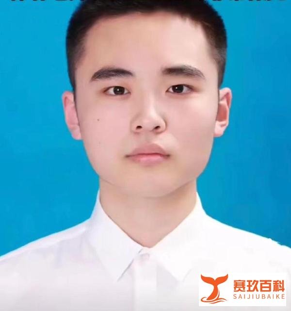 山东男孩高考估分700,成绩出来果真考700!父亲:孩子贪玩是优点
