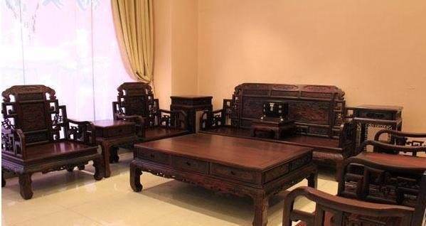 阔叶黄檀是什么木材 阔叶黄檀家具鉴别